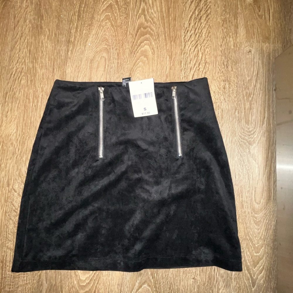 💛 bundle at -$10 Small Black suede skirt